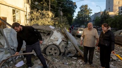 Живот в страх и развалини след поредната атака на Русия в Украйна (СНИМКИ)