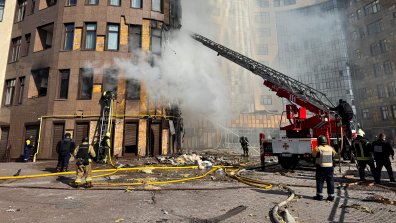 Пожари и разрушени жилищни сгради след руските атаки в Харков (СНИМКИ)