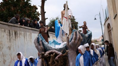 Великденски обреди по света: Страстите Христови през различни култури (СНИМКИ)
