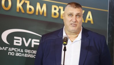 Любо Ганев: Над 10 000 българи ще гледат мача България - Полша