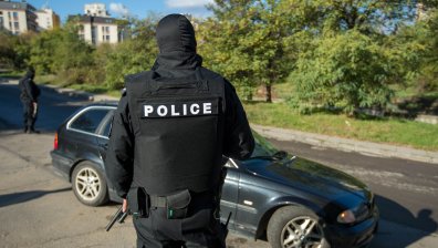 Имоти и опрощаване на кредити срещу глас: Задържаха 48-годишен във Ветово