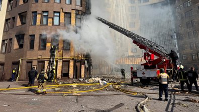 Пожари и разрушени жилищни сгради след руските атаки в Харков (СНИМКИ)
