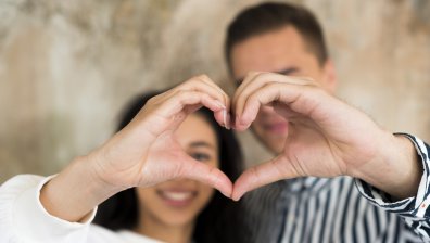 Любовен хороскоп за 1 април: Розовата Луна дава шанс за по-хармонични връзки