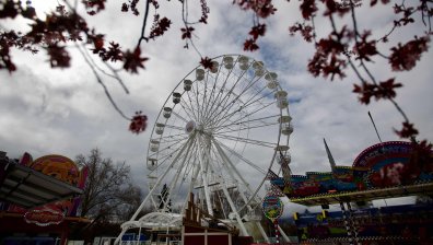 Пуснаха 40-метрово виенско колело в София &ndash; най-високото в България (СНИМКИ)