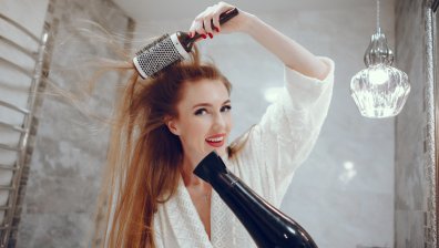 Експерт: Кога косопадът е нормален и как да се грижим правилно за кожата на главата