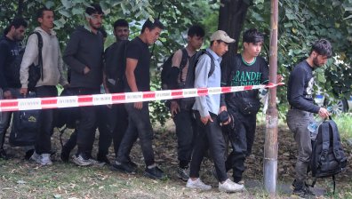 Разбиха група за трафик на мигранти от Гърция през България за Западна Европа