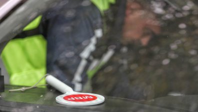 Гонка с полицията в Равда завърши със задържан 22-годишен и открит метамфетамин
