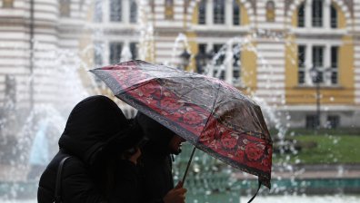 Прогноза за времето: Вятър, дъжд и сняг